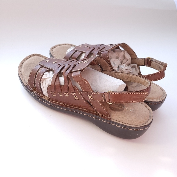 New Naturalizer Tan Corina Leather Sandals - Picture 5 of 13